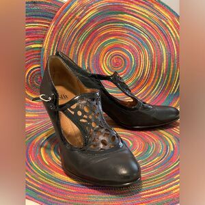 Sofft Black Leather Boho Mary Jane’s with top detailing Size 11N Women’s